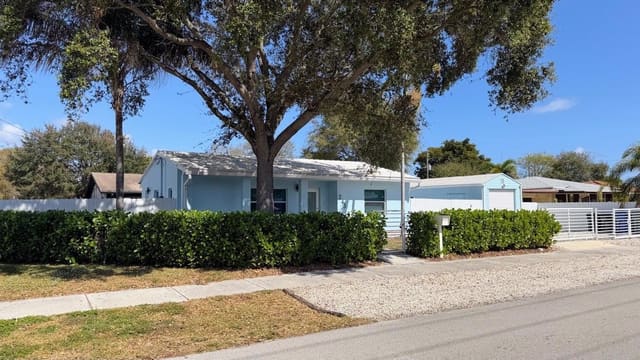 245 SW 20TH Street, Lauderdale, Fort Lauderdale, FL