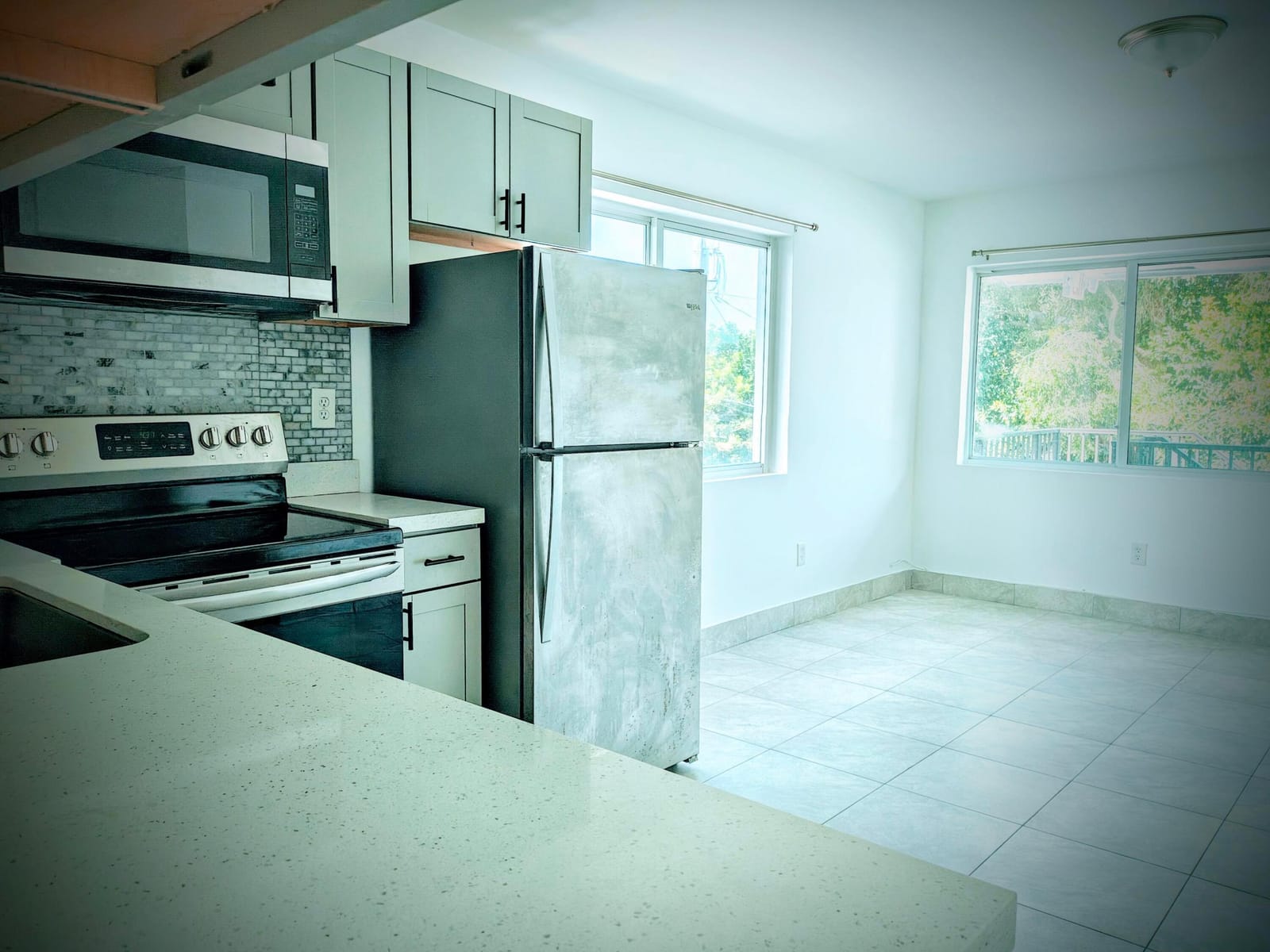 2719 LINCOLN Street 6 — photo 2