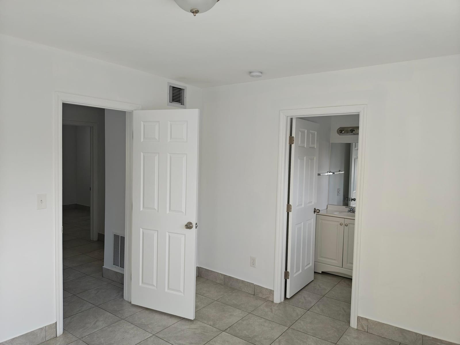 2719 LINCOLN Street 6 — photo 6