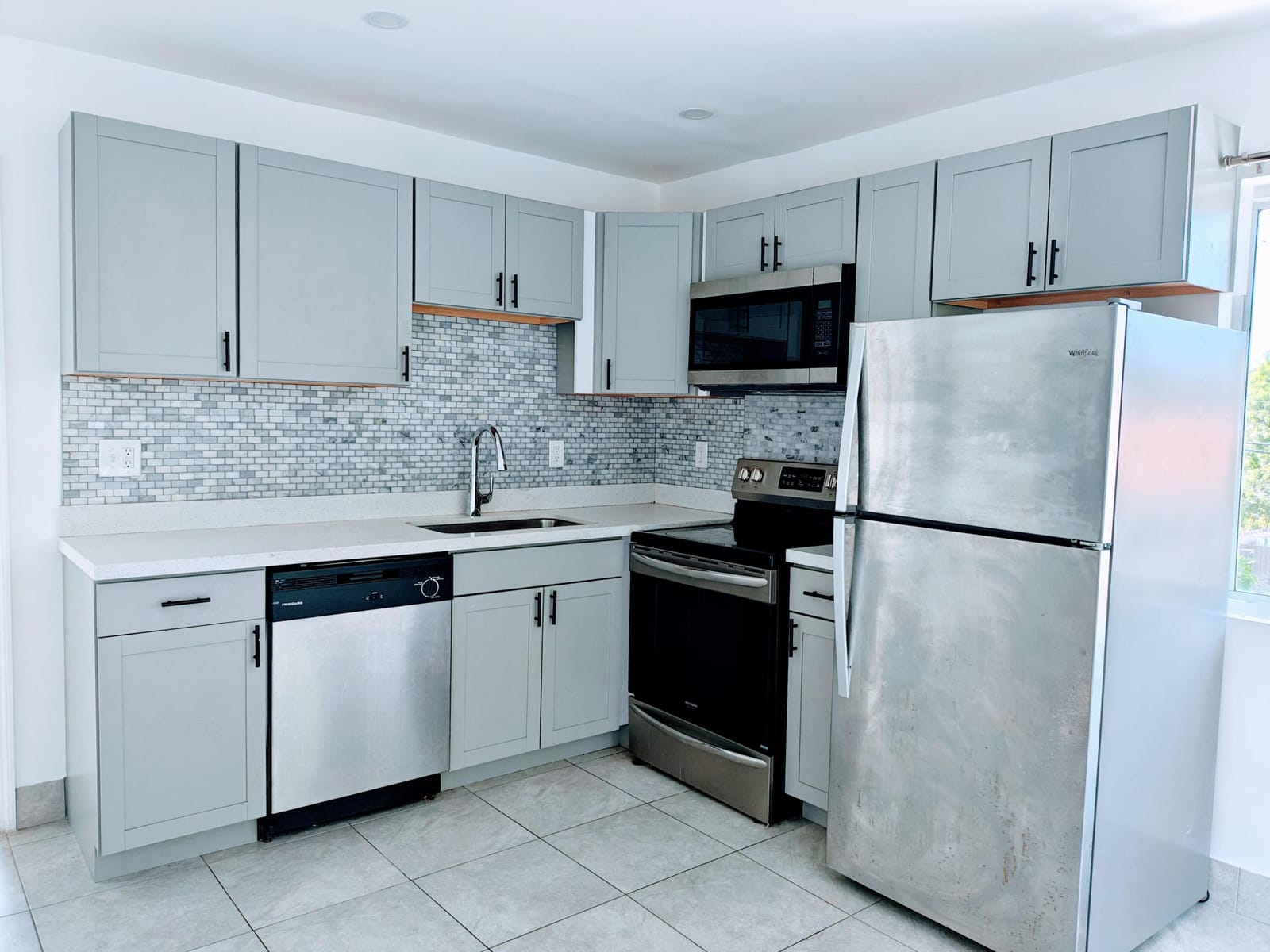 2719 LINCOLN Street 6, Hollywood, FL 33020