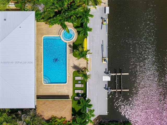 984 Shaw Drive, Key Largo, FL 33037