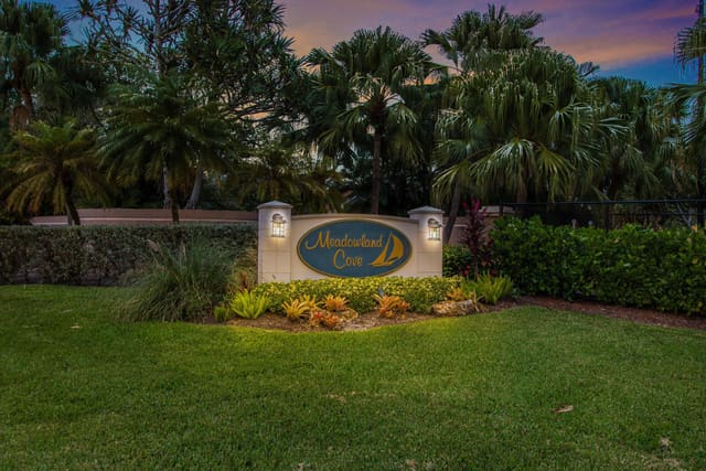 13053 Meadowbreeze Drive, Meadowland Cove Pl 2 Of Wellington, Wellington, FL