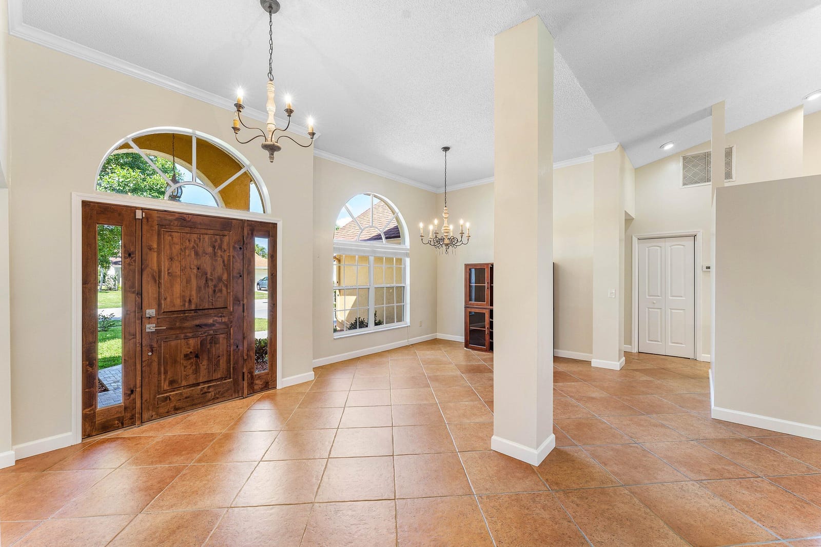13053 Meadowbreeze Drive — photo 10