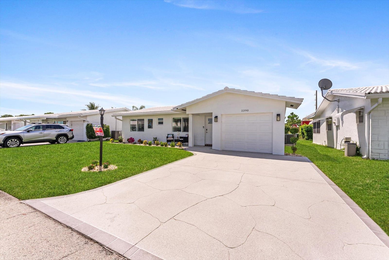 2390 SW 14th Avenue — photo 3