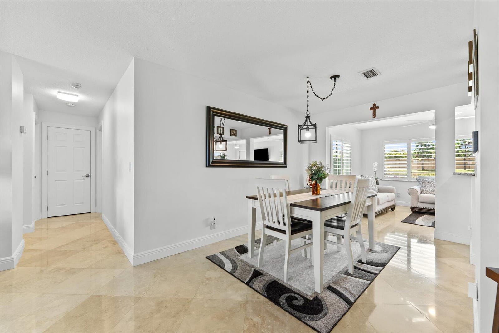 2390 SW 14th Avenue — photo 8