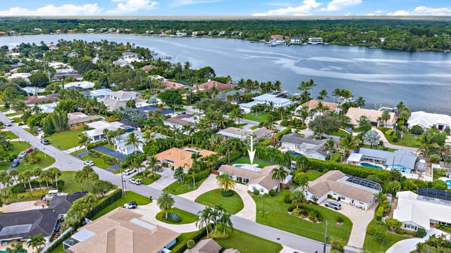 215 Golfview Drive, sold in ZIP 33469, Jupiter, FL