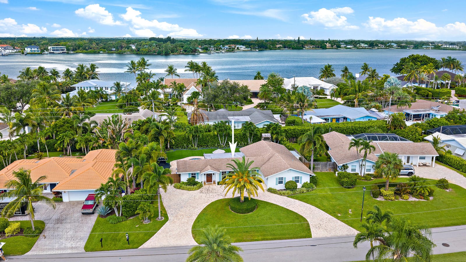 215 Golfview Drive, Tequesta, FL 33469 photo 3