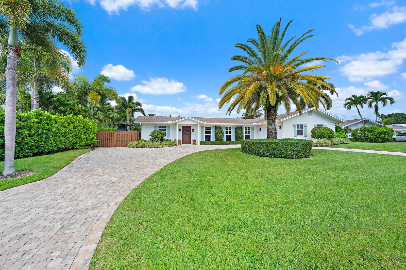 215 Golfview Drive, Tequesta, FL 33469 photo 5
