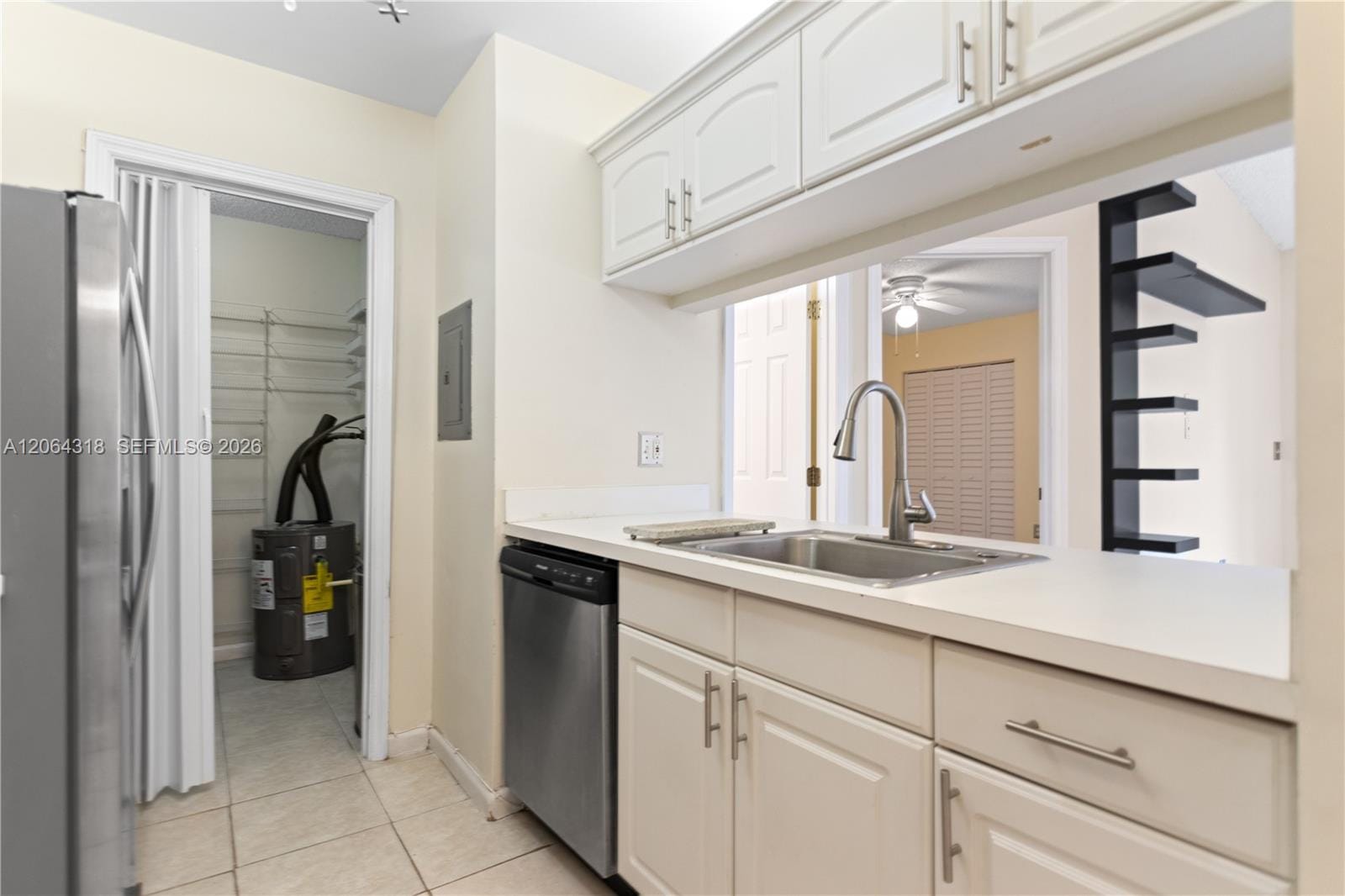 2734 N Nob Hill Road — photo 11
