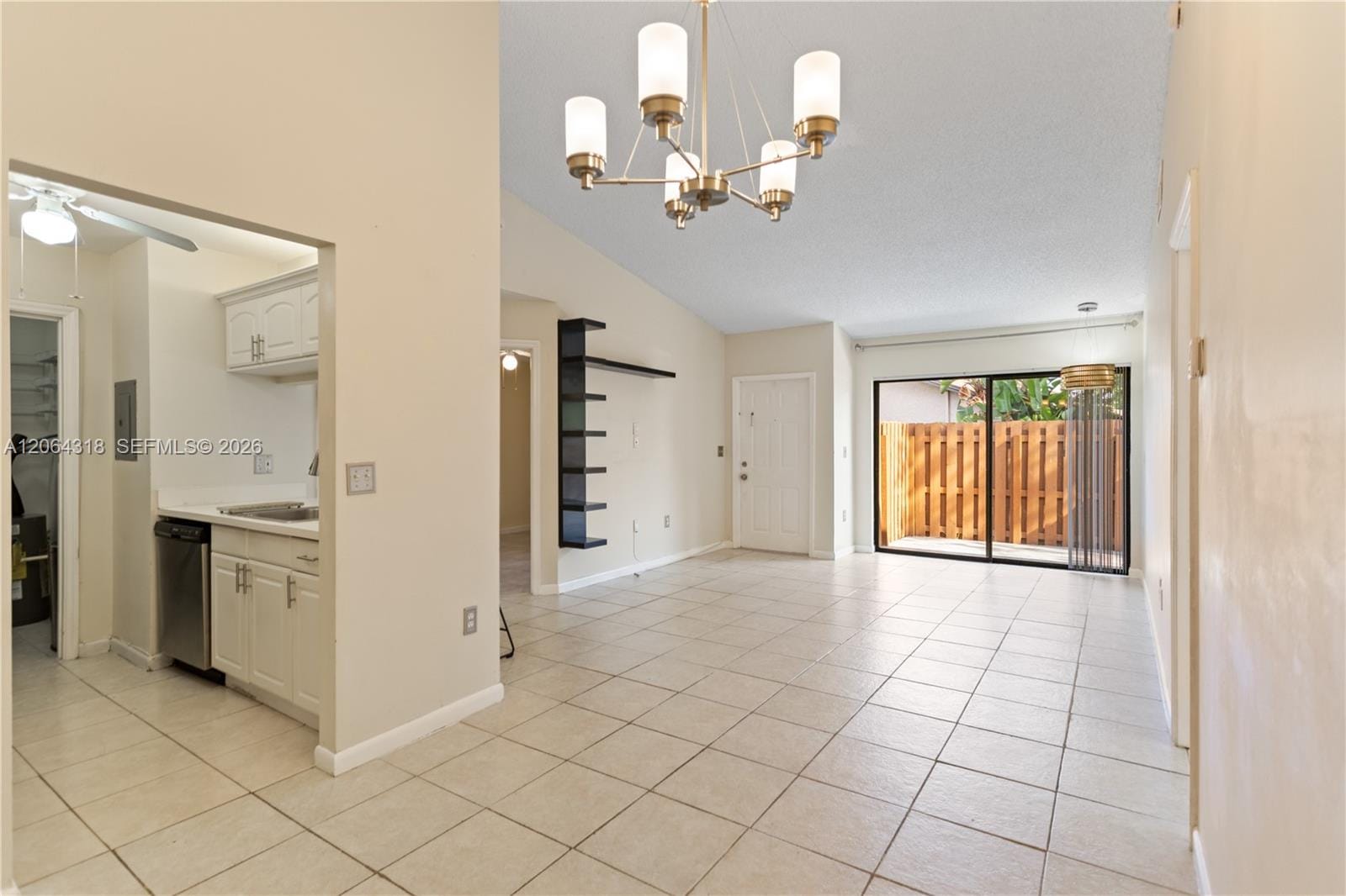2734 N Nob Hill Road — photo 2