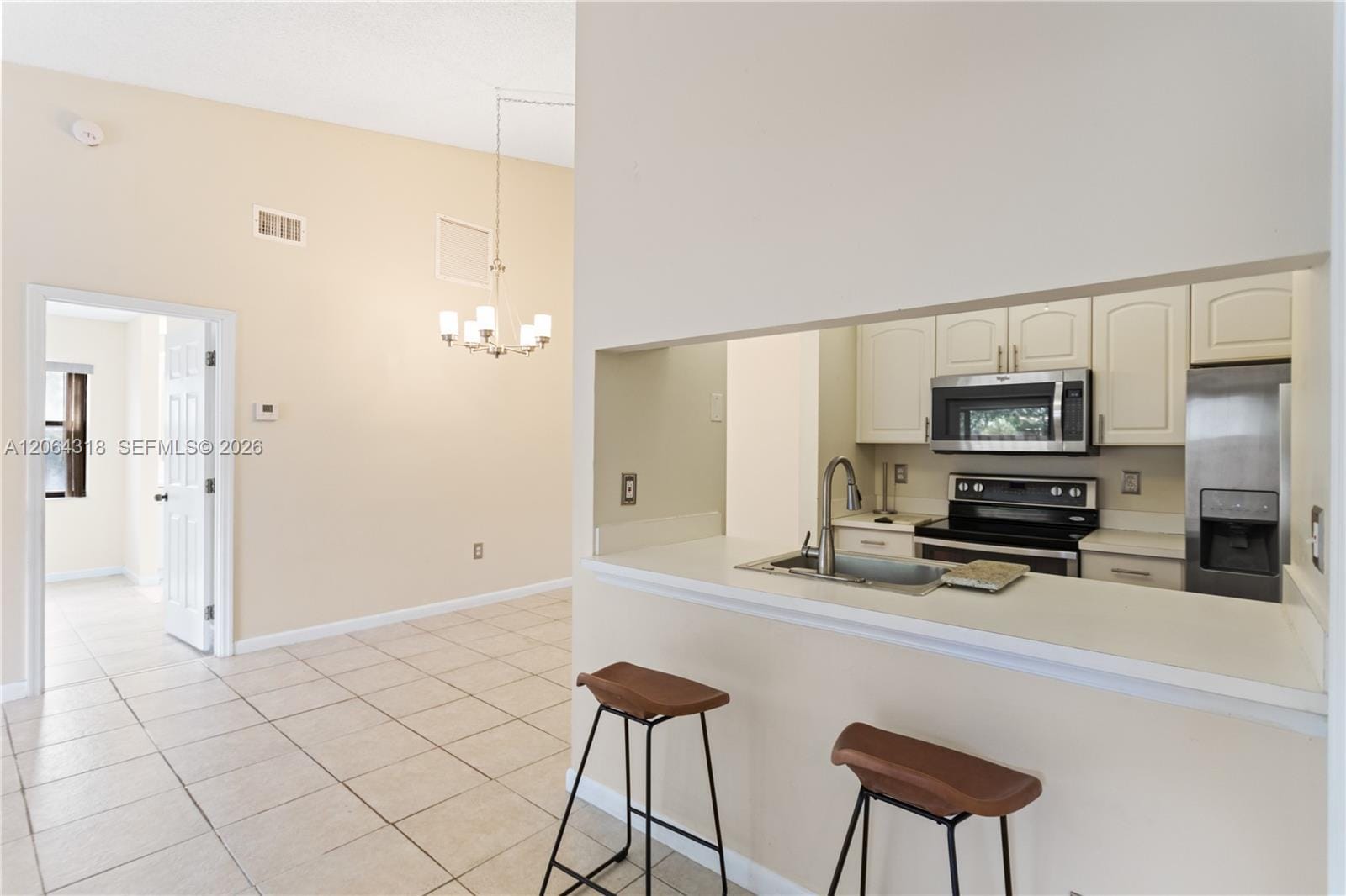 2734 N Nob Hill Road — photo 3