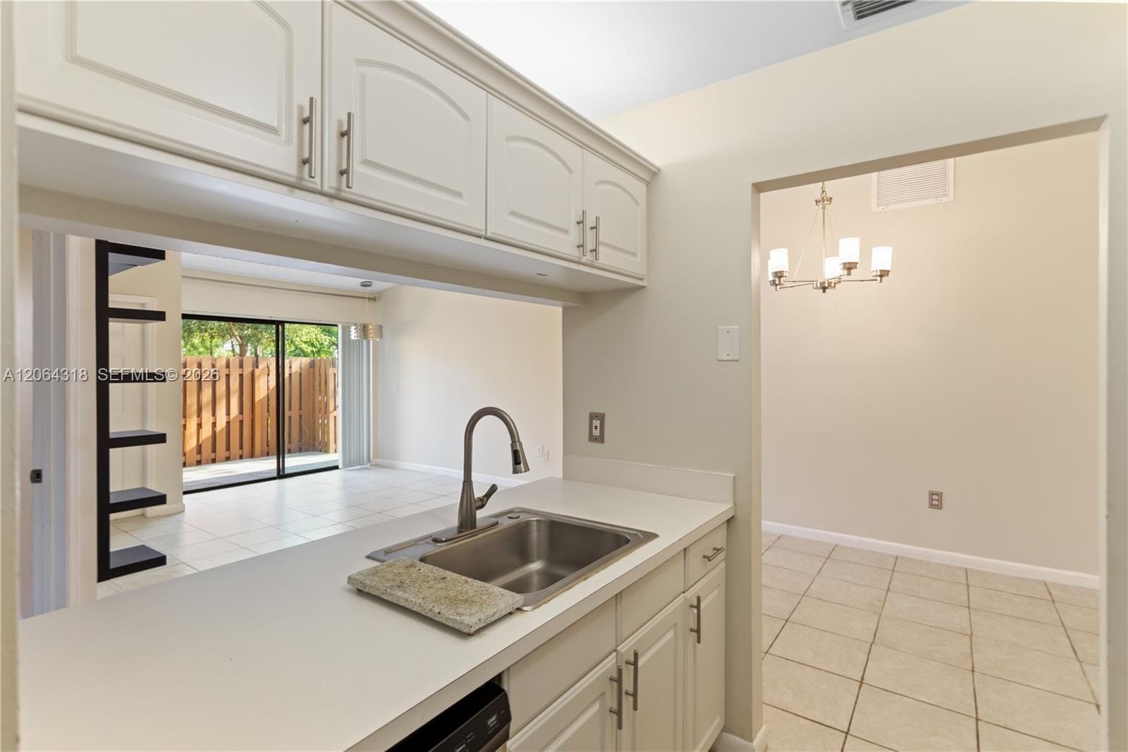 2734 N Nob Hill Road — photo 7