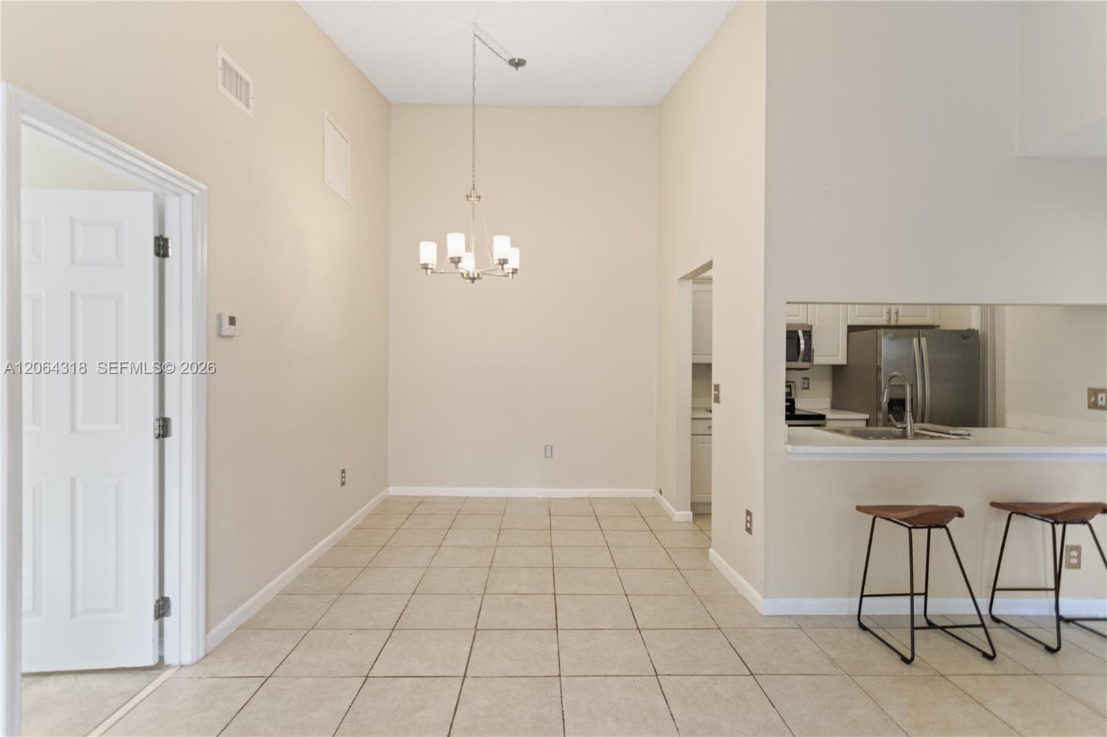 2734 N Nob Hill Road — photo 9