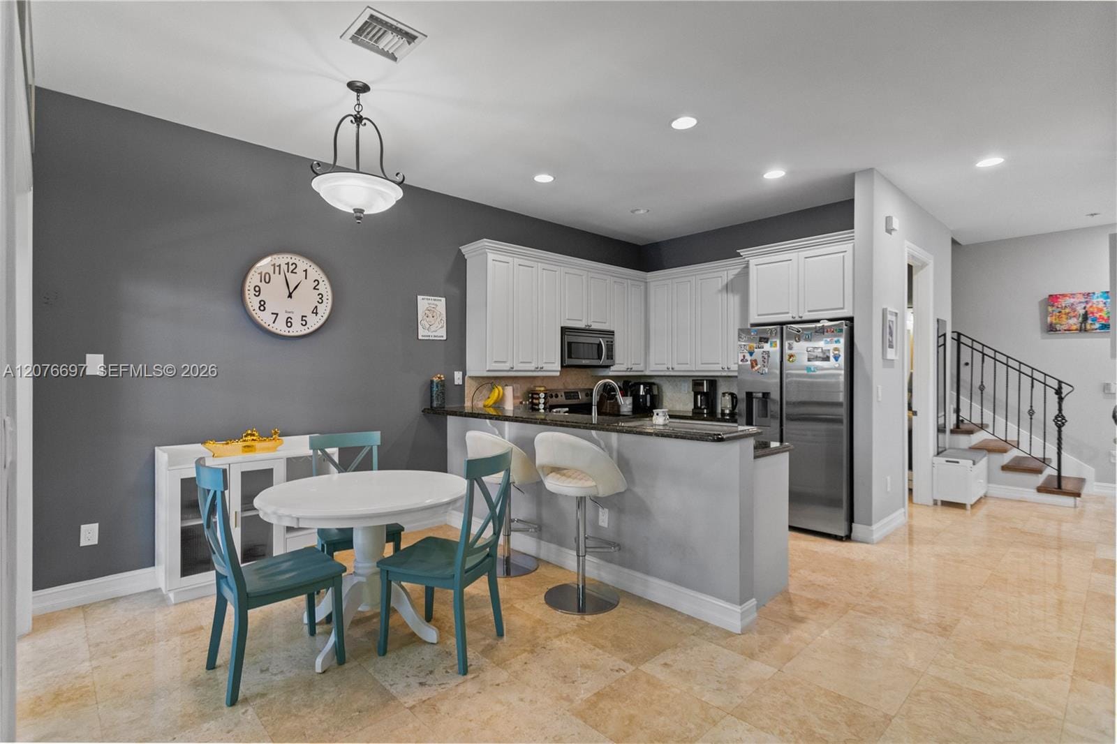 1139 N Victoria Park Road — photo 5