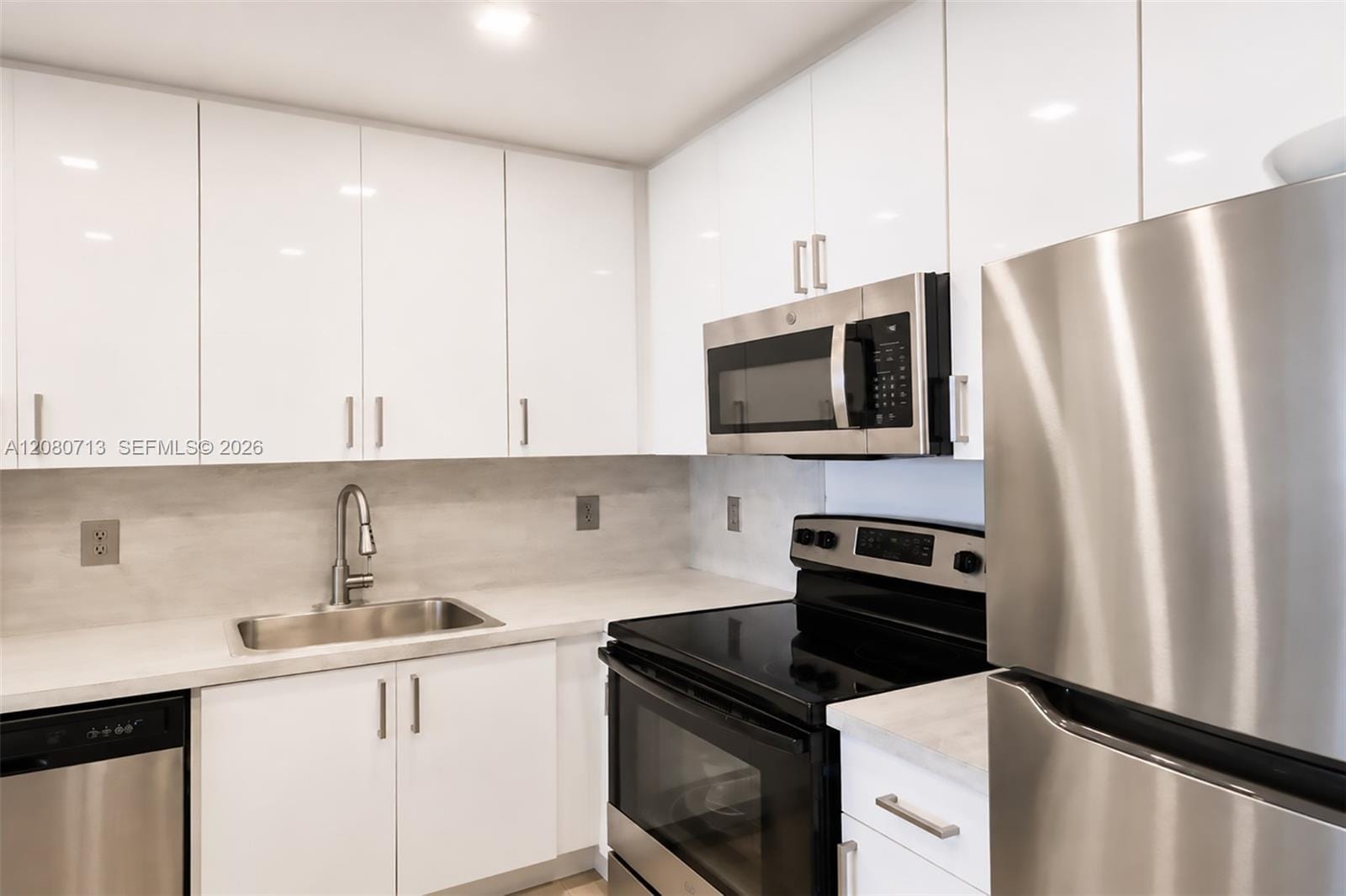 2301 S Ocean Drive 1206 — photo 9