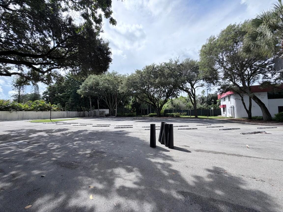 8010 N UNIVERSITY Drive, Tamarac, FL 33321 photo 5