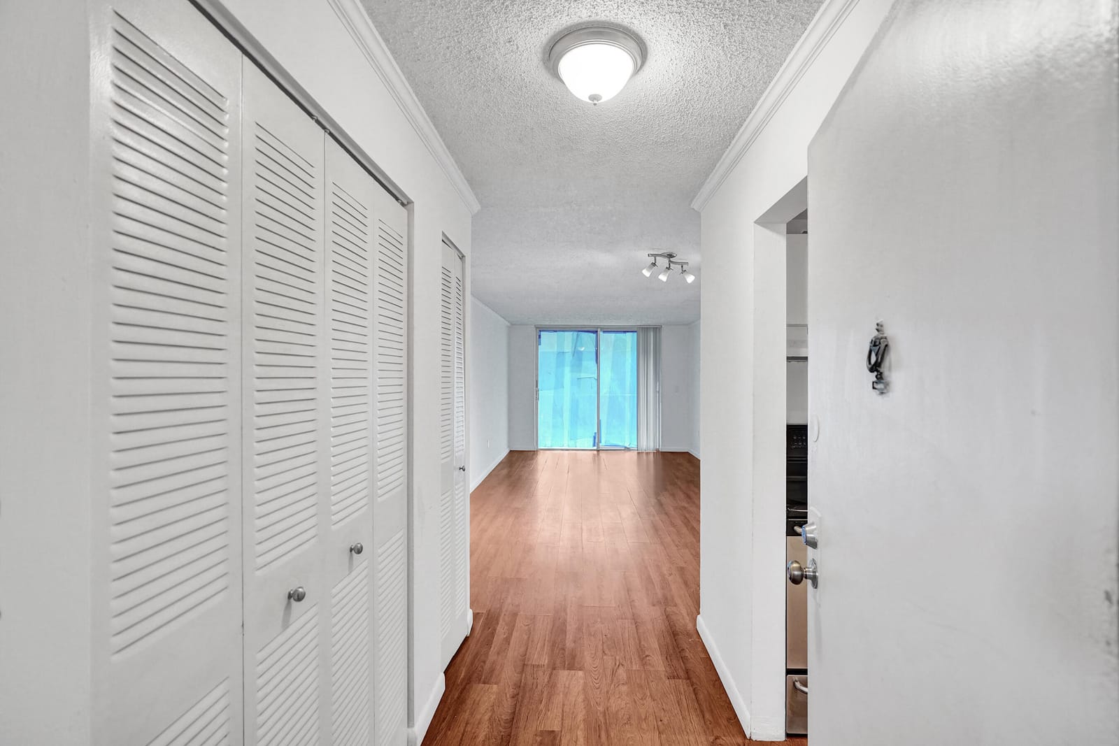 1805 SANS SOUCI Boulevard 421, North Miami, FL 33181 photo 3