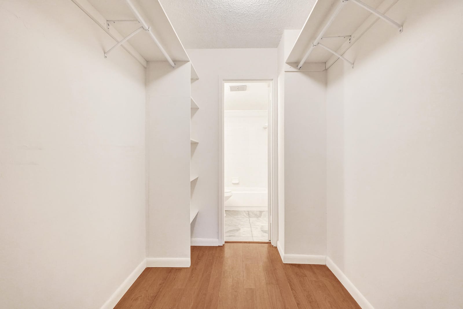 1805 SANS SOUCI Boulevard 421, North Miami, FL 33181 photo 24