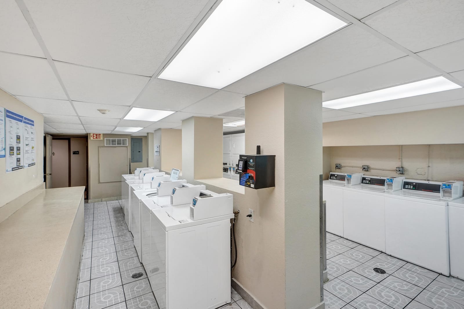 1805 SANS SOUCI Boulevard 421, North Miami, FL 33181 photo 29