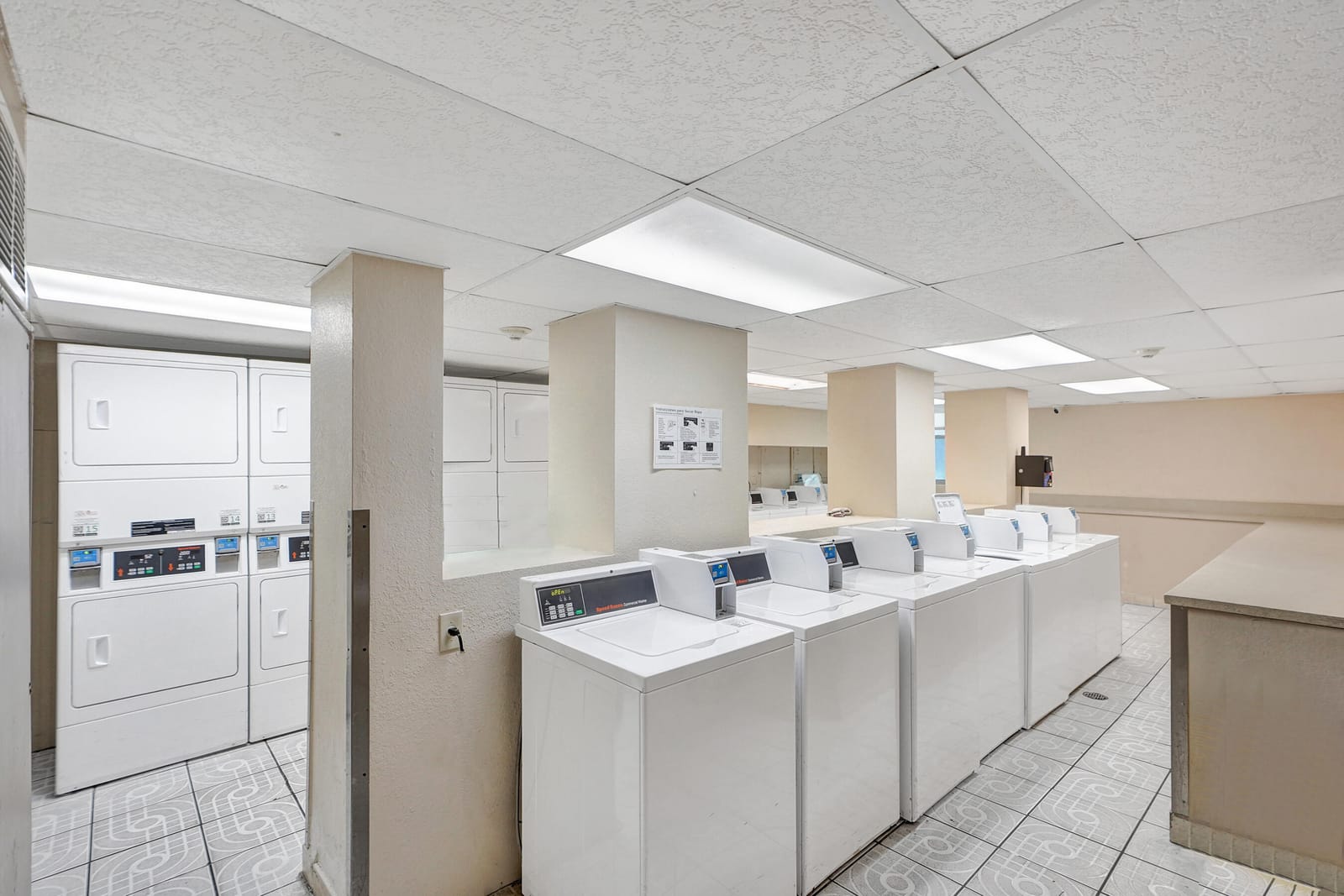 1805 SANS SOUCI Boulevard 421, North Miami, FL 33181 photo 30
