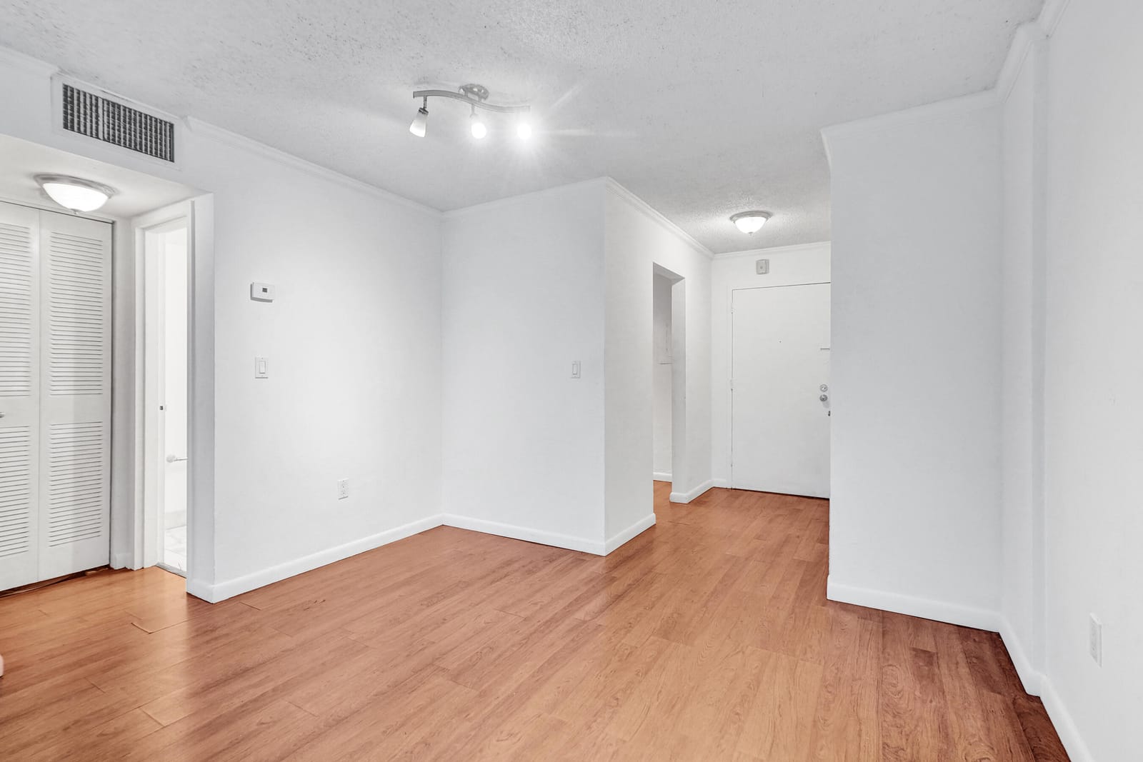 1805 SANS SOUCI Boulevard 421, North Miami, FL 33181 photo 4