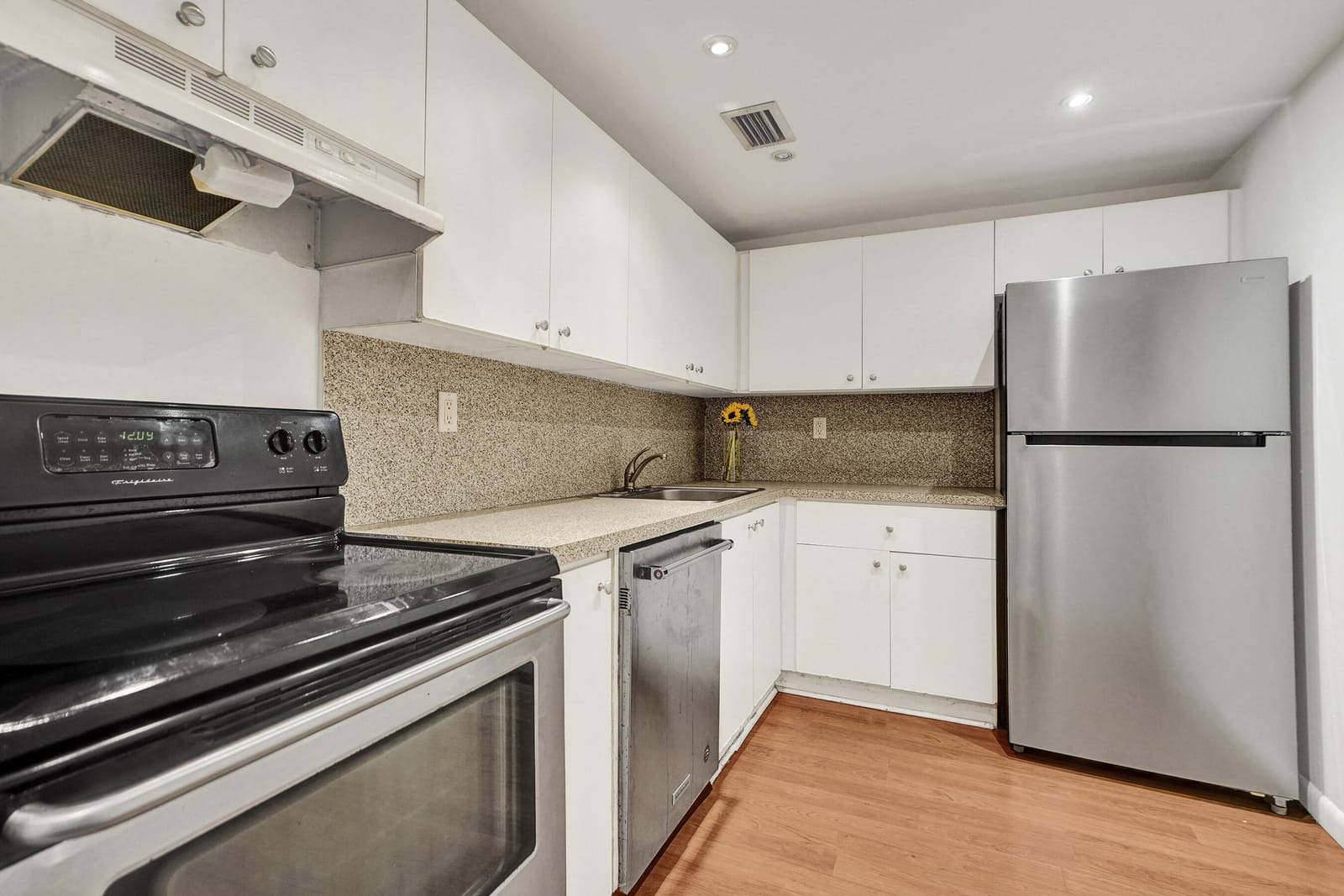 1805 SANS SOUCI Boulevard 421, North Miami, FL 33181 photo 7