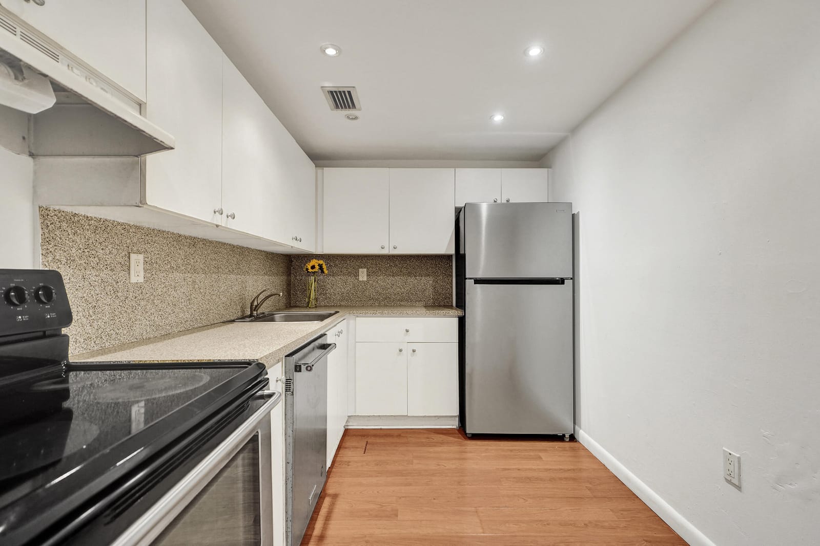 1805 SANS SOUCI Boulevard 421, North Miami, FL 33181 photo 8