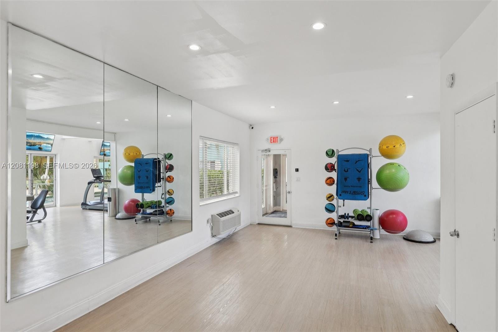 5215 NE 3rd Court 4 — photo 3