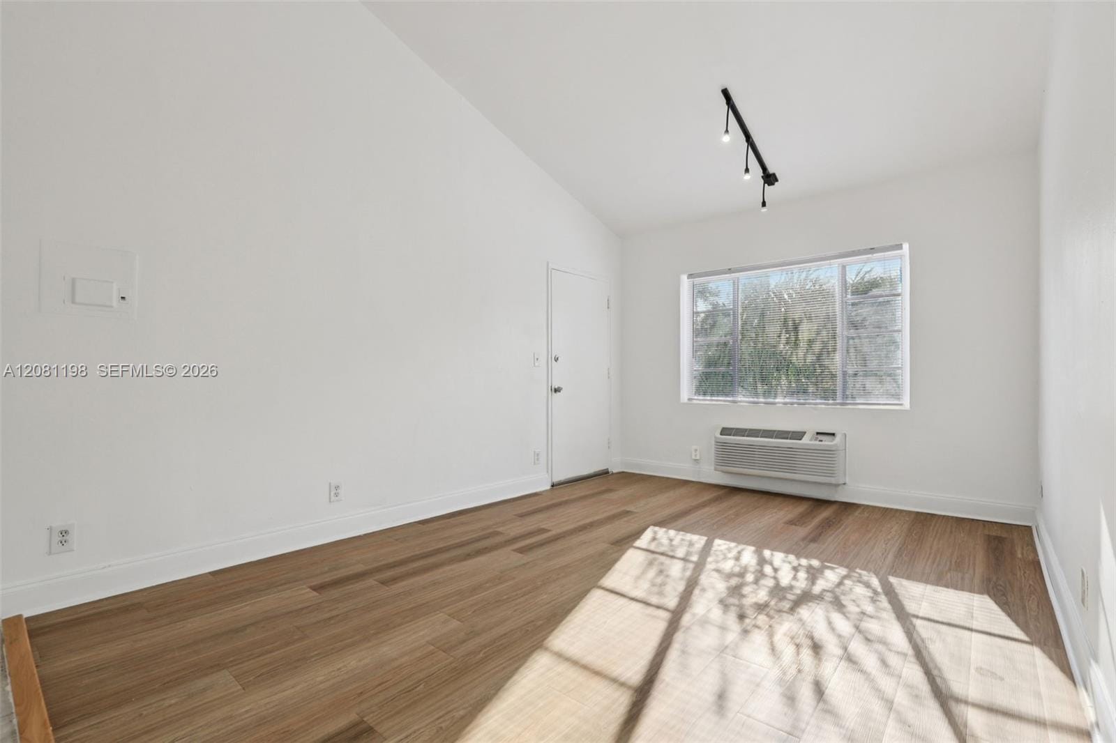 5215 NE 3rd Court 4 — photo 6