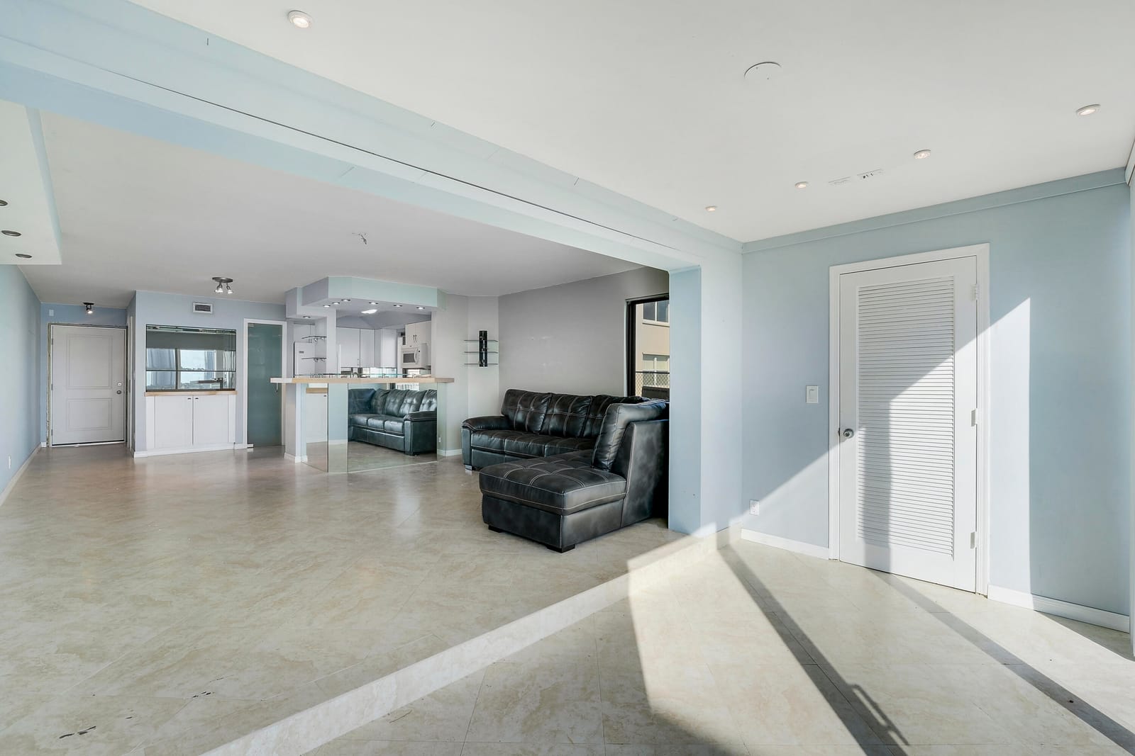360 Wilma Circle, Riviera Beach, FL 33404 photo 14