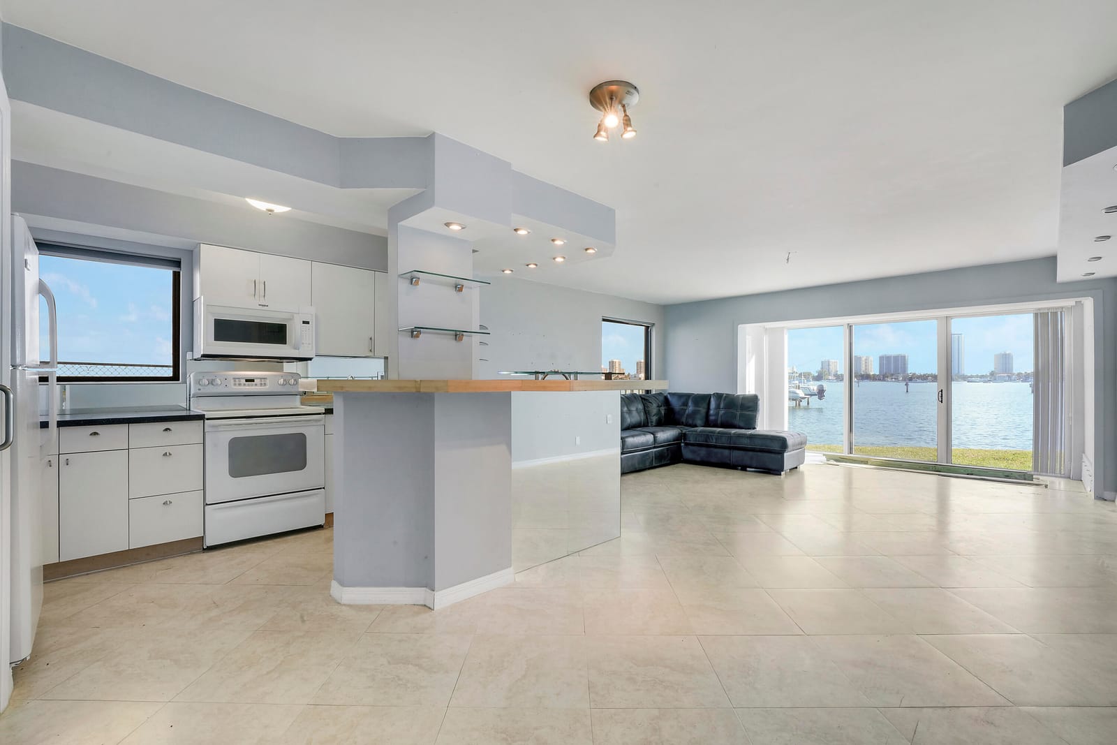 360 Wilma Circle — photo 9