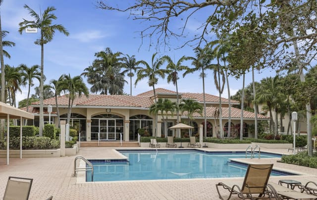 16203 GLENMOOR Drive 16203, West Palm Beach, FL 33409
