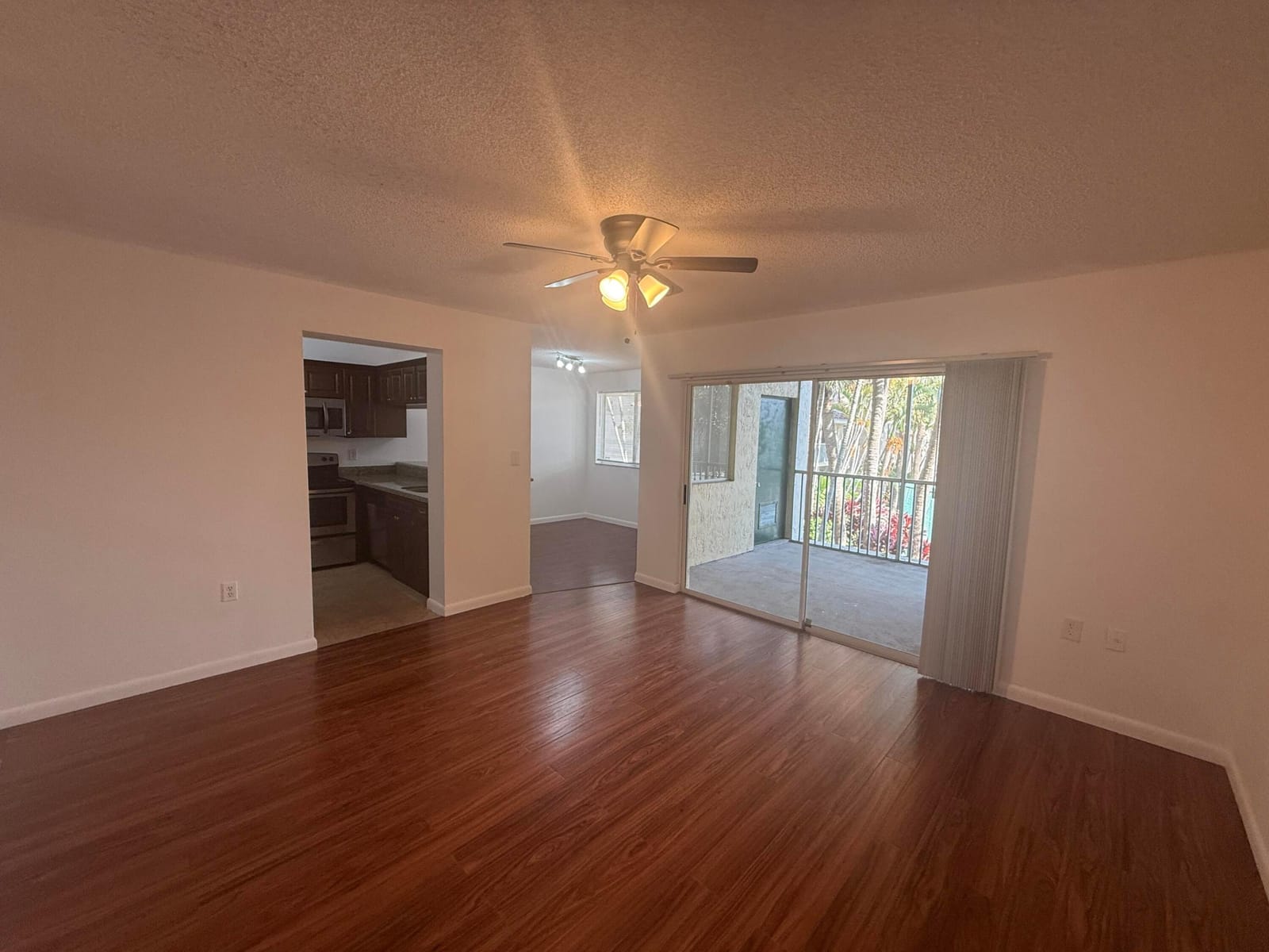 16203 GLENMOOR Drive 16203 — photo 3