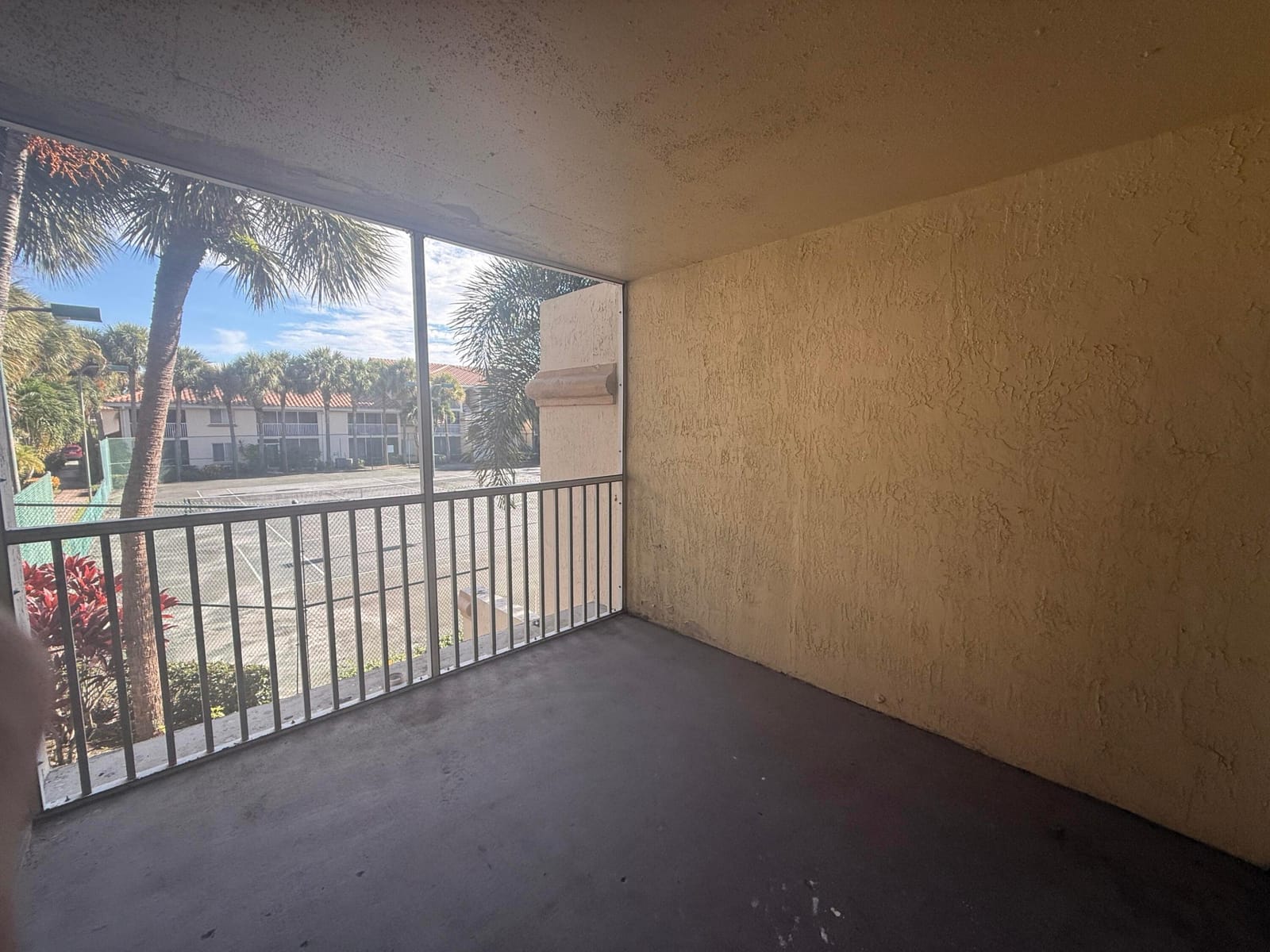16203 GLENMOOR Drive 16203 — photo 10