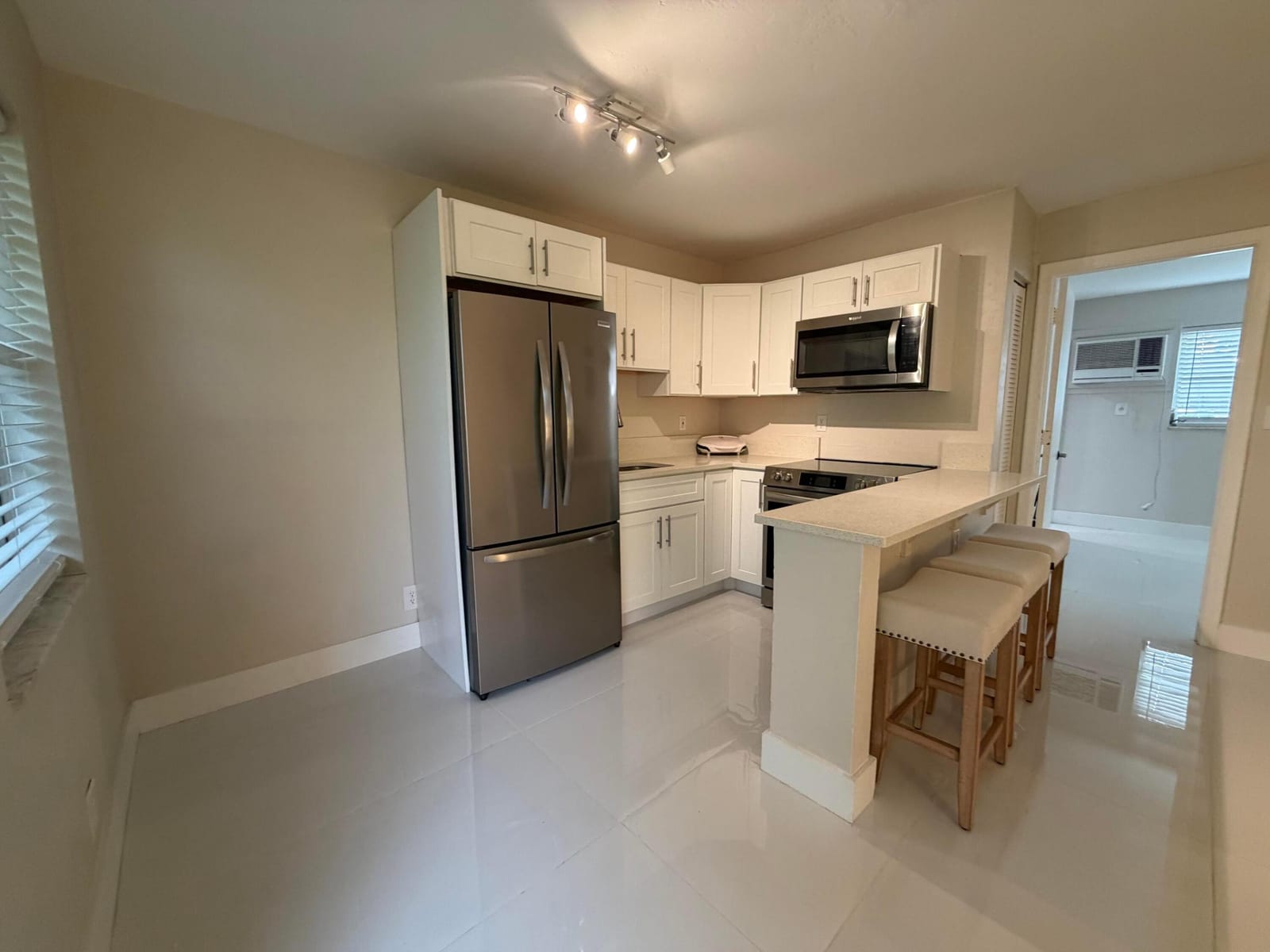 5174 NE 6th Avenue 507 — photo 10
