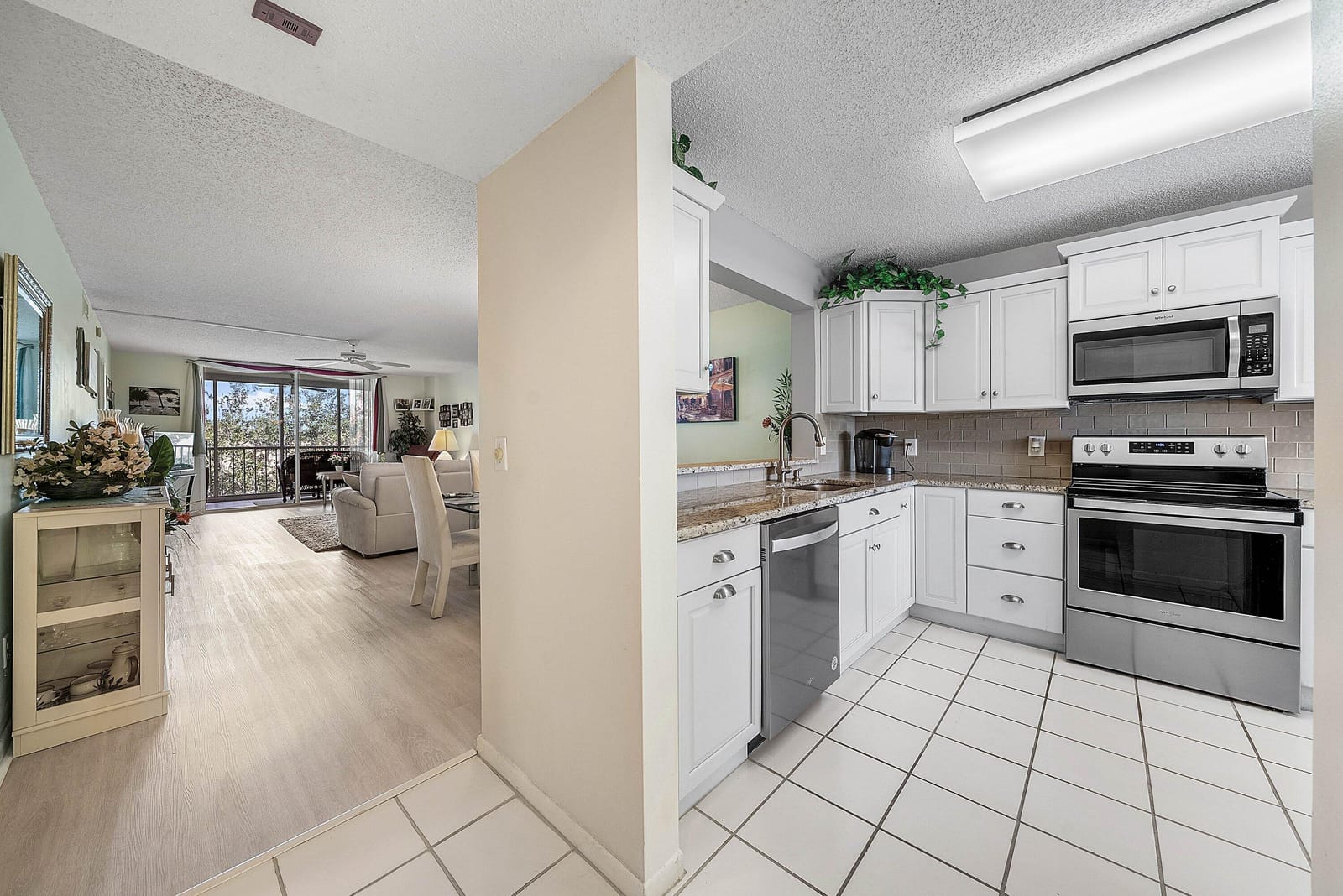 4735 LUCERNE LAKES Boulevard E 402 — photo 6