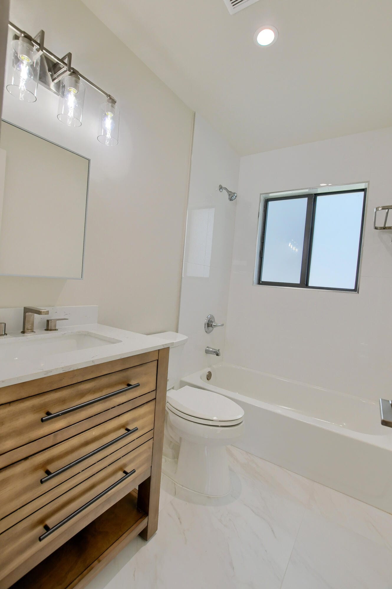 2503 OCEANVIEW Avenue C — photo 11