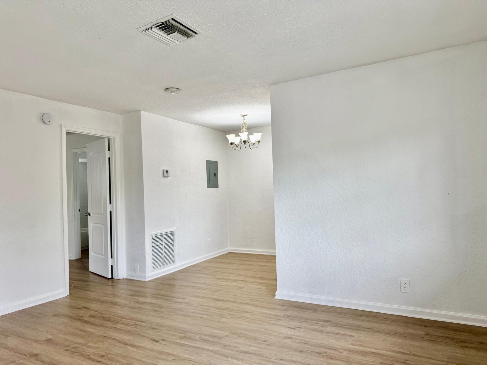 1671 NE 33rd Street Apt 11 — photo 4