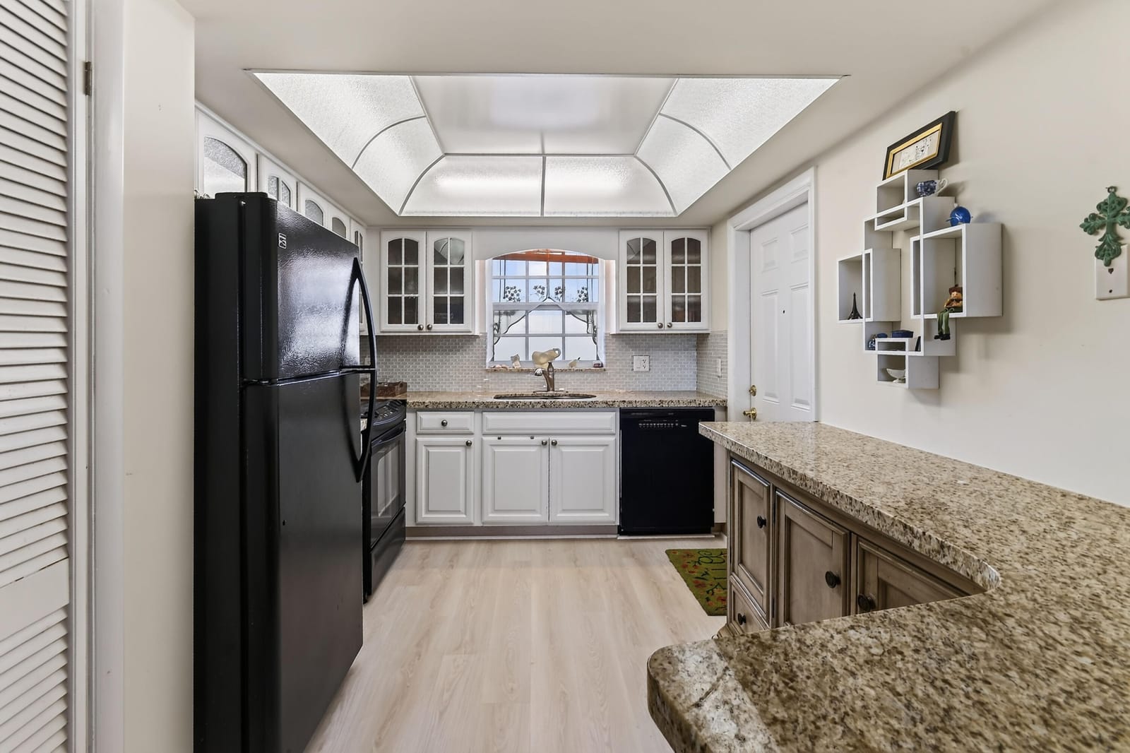 907 Marina Drive Unit 306 — photo 8