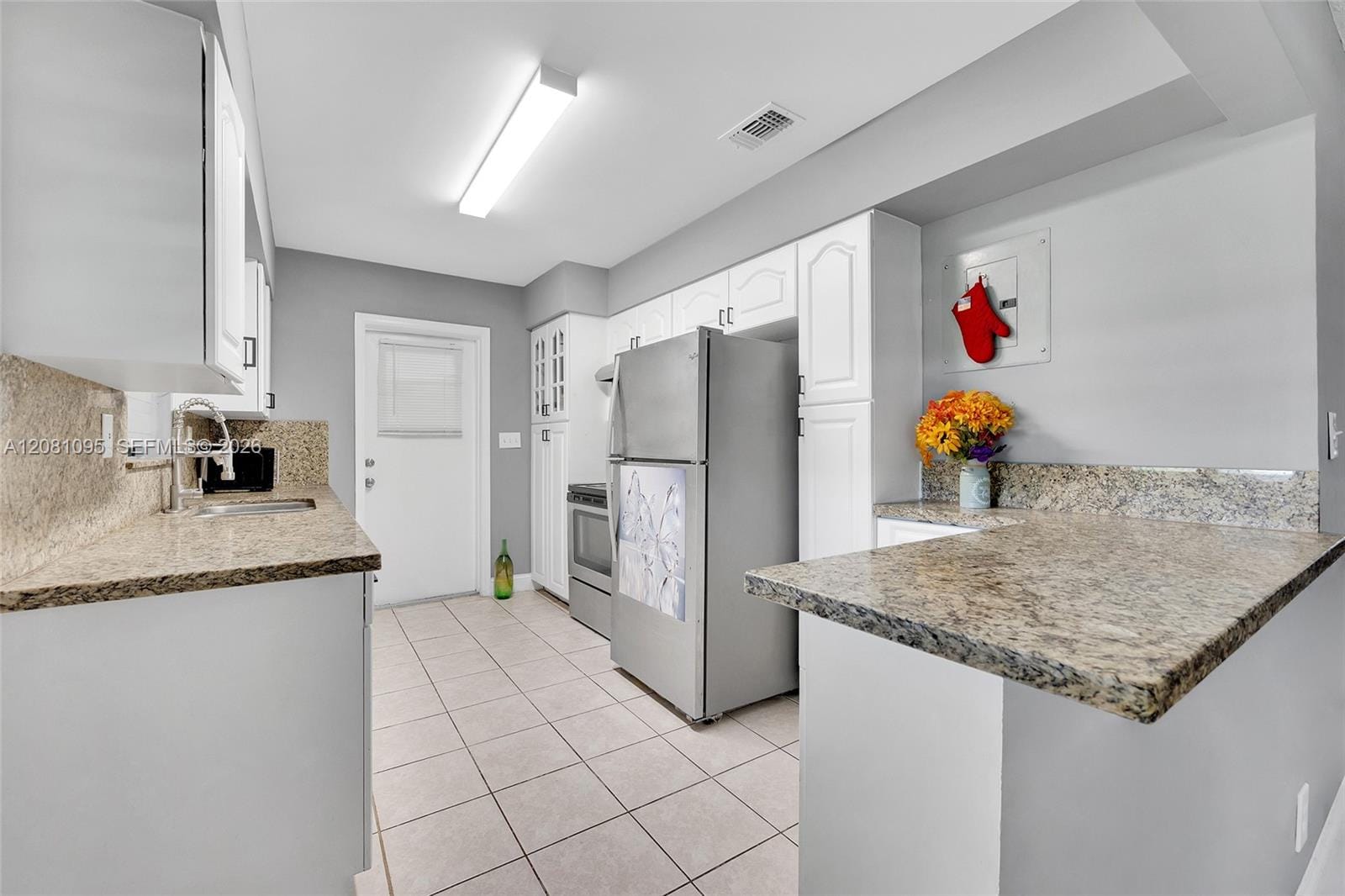 1024 Long Island Avenue — photo 7