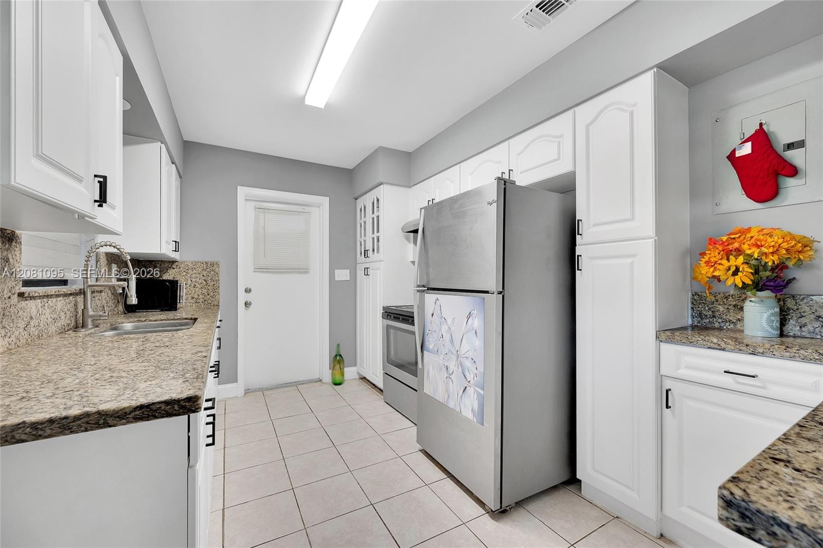 1024 Long Island Avenue — photo 9
