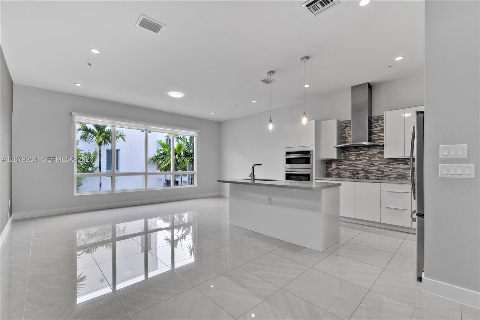 10517 NW 66th Street — photo 3