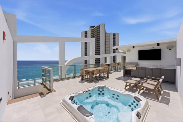 3100 N OCEAN Drive P-PH4, Singer Island, FL 33404