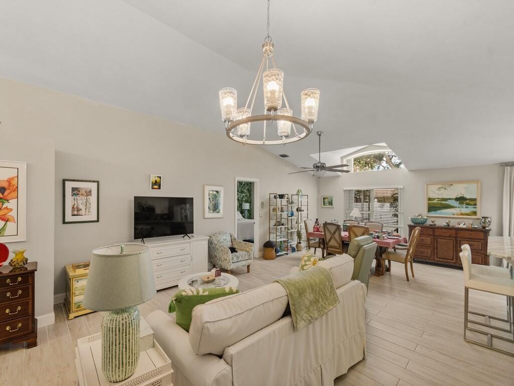 1007 E 13TH Square — photo 10