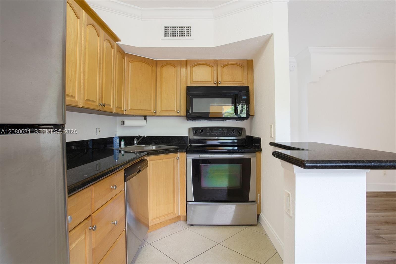 744 NE 14th Avenue 6 — photo 9