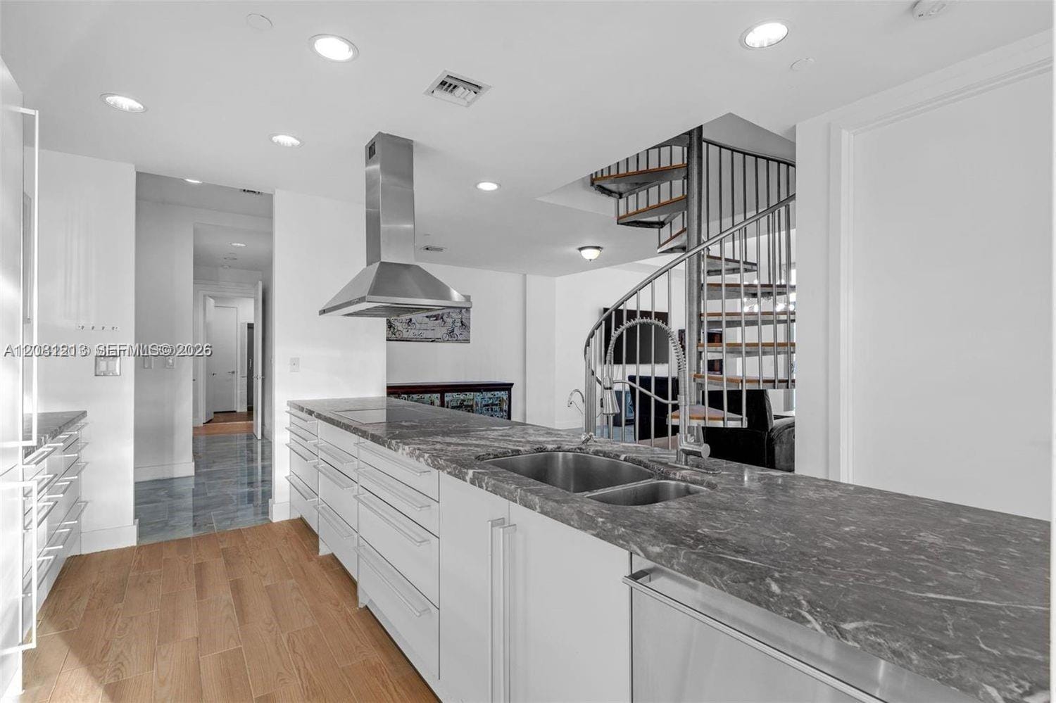 201 Aqua Avenue PH4 — photo 8