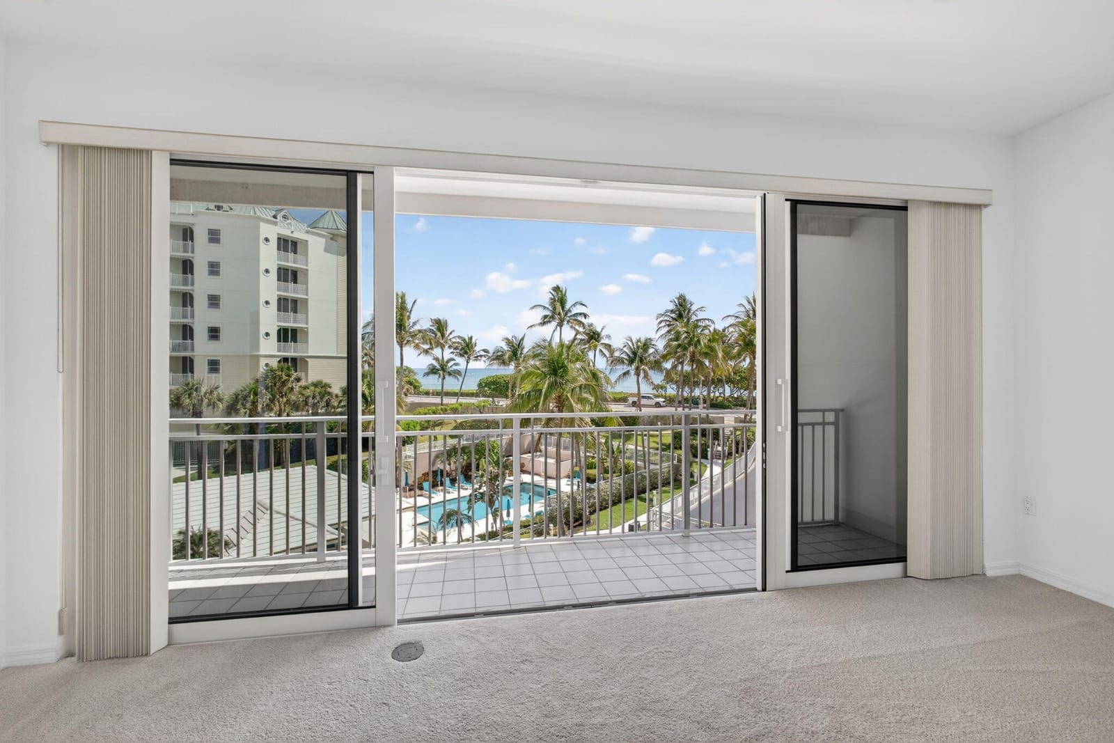 1660 S Highway A1A (Incl. separate deeded guest suite) 222, Jupiter, FL 33477