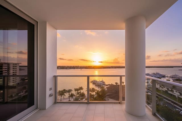 2 WATER CLUB Way 1003, North Palm Beach, FL 33408