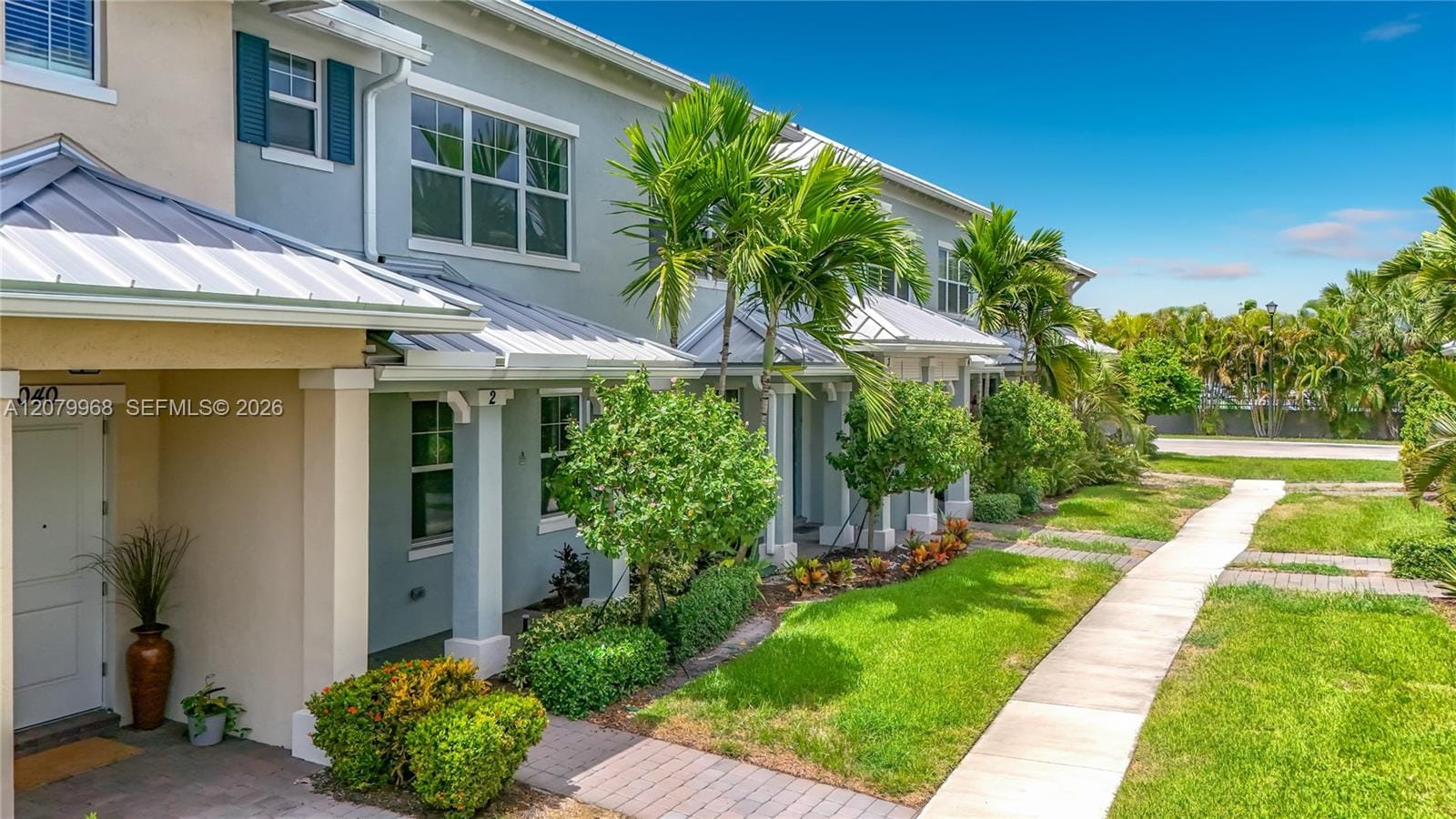 1040 Eucalyptus Drive 2 — photo 4