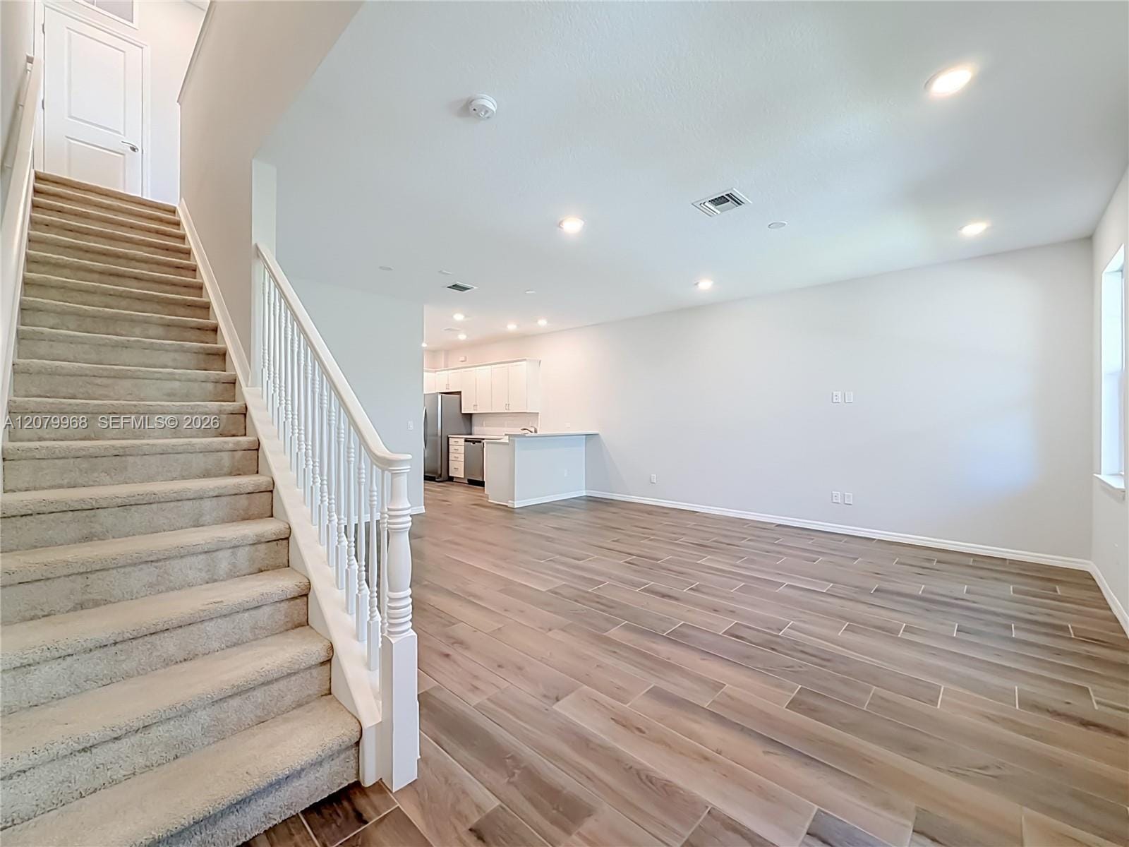1040 Eucalyptus Drive 2 — photo 6